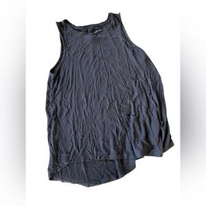 Apt 9 size medium tank excellent Condition see pics